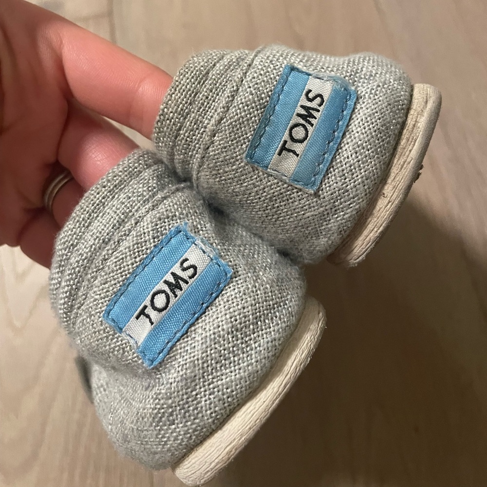 Tom’s shoes